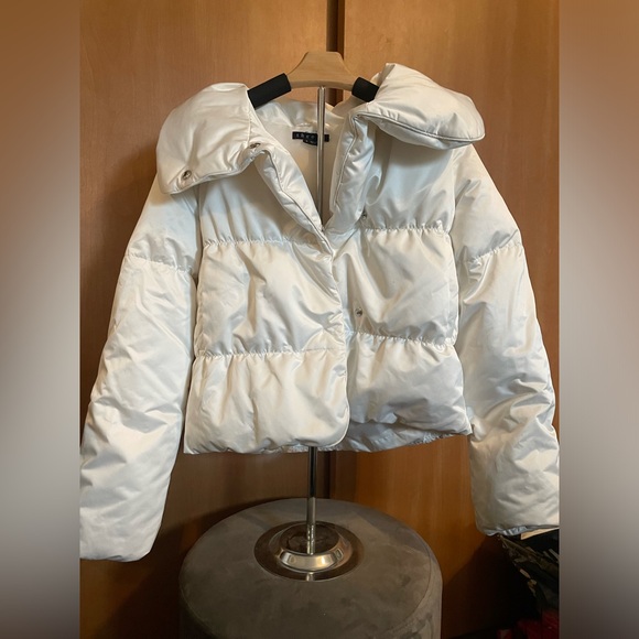 White theory puffer - Picture 8 of 10